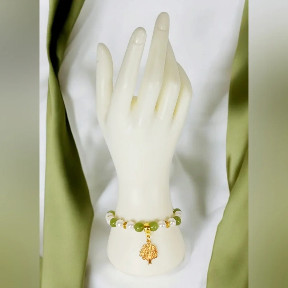 HP🎉Peridot Mother of Pearl Bracelet with Tree Charm Fairycore Birthstone Y2k